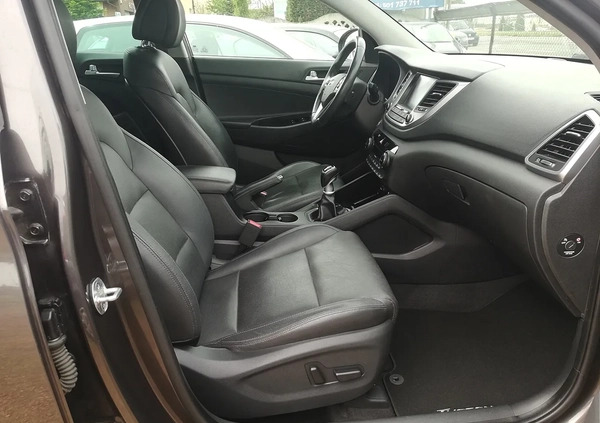 Hyundai Tucson cena 75000 przebieg: 175000, rok produkcji 2015 z Nowy Dwór Gdański małe 352